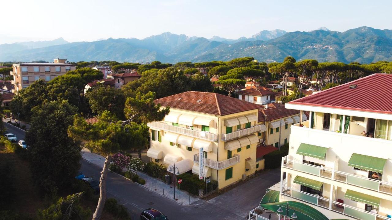 Hotel Nettuno Marina di Pietrasanta Exterior photo