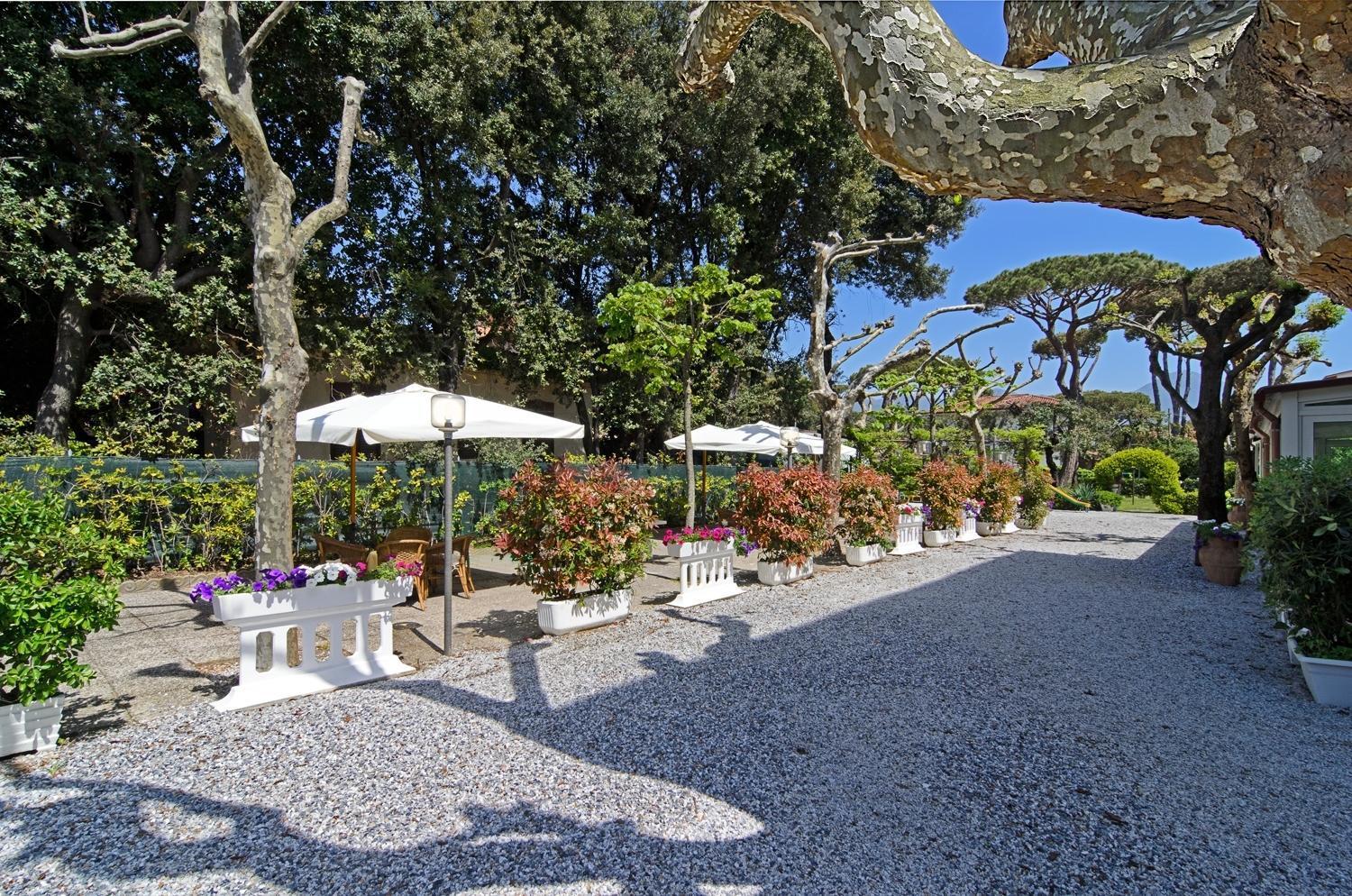 Hotel Nettuno Marina di Pietrasanta Exterior photo