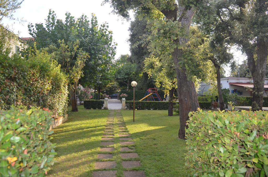Hotel Nettuno Marina di Pietrasanta Exterior photo