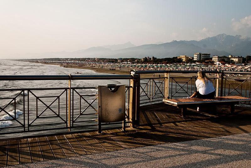 Hotel Nettuno Marina di Pietrasanta Exterior photo