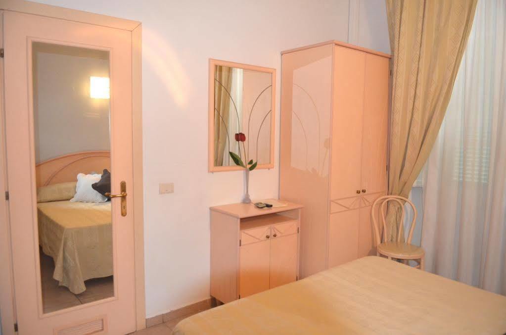 Hotel Nettuno Marina di Pietrasanta Exterior photo